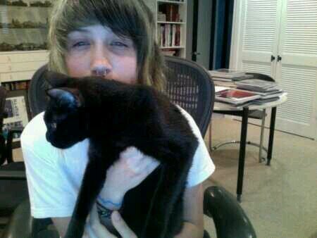 hi lil buddies follow me pwease. i wuv you. -oliver