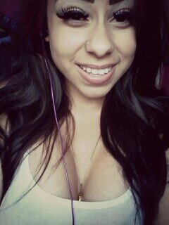 Takennn(: biggest bitch (; but idgaaaaf ! Like fucket die with my nigggas cx kay anywho follow me I follow back ^.^