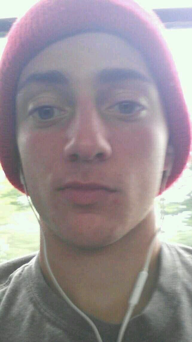 just a kid in highschool.Cudi fan.Love isnt my drug. tweeting my feelings and desires.