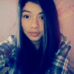 confia en ti se feliz , amate como eres, se fuerte ,  rierte hasta la muerte y lo mas importante no te enamores por que duele