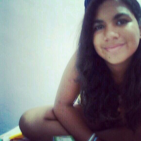 Não ligo se me olham da cabeça aos pés, porque nunca farão minha cabeça e jamais chegarão aos neus pés... Bob Marley. insta:@lulunayra.