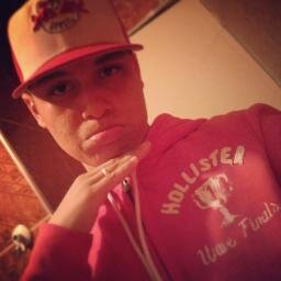 - ㅤ ㅤ Rafael , Tenho 17 Anoos , s2 , & Soou + 1 Dos @OsChamacks ,  Não Gostoou  ? #_Foda_Se , Quueer Maais ? Siga-me  ;Pp