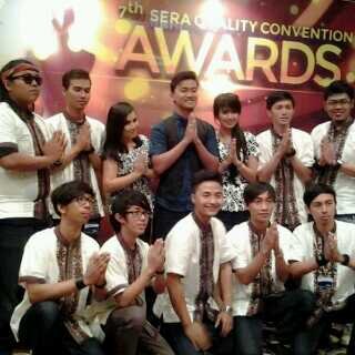 Angklung Melodi, Angklung Takol, Gambang Arumba, Suling/Bangsing/Toleat, Kendang, Bass, Gitar, Biola, Perkusi, dan Duo Vokal dalam satu Harmoni | Booking? DM:))
