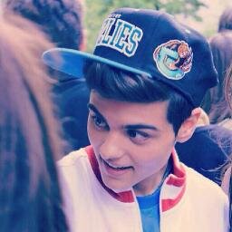 Bienvenidos a Frases De Abraham :D aqui veras los mejores tweets dedicado a nuestro SEXY SEÑORRITO @AbrahamMateoMus :$