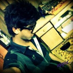 pASsIoNatE FOOtBaLLER| hUgE @MUFC fAn| tRanCe MusIc loVeR | lAzY GuY -_- | lYK 2 ChiT cHaT WHoLe day n Ni8 | BB PiN : 25A823FC | N yEa sTrUgGlInG eNgInEeR :P :P
