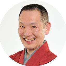 落語協会の噺家です。平成25年9月より小駒改め金原亭龍馬(きんげんていりょうま)と名も新たに真打昇進しました。