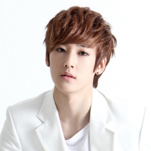 สวัสดีชาว KPOP และ KISSME ขอบคุณทุกคนที่ช่วยกันรีทวิตเด้อ 
ทุกวันนี้เล่นแอค @Lookwawoo94 ไม่ต้องฟอลกลับนะ บอกเฉยๆ