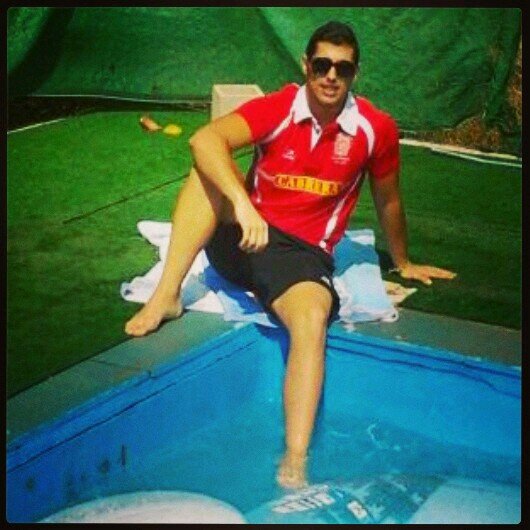 Amante de la vida y del deporte, sobretodo del futbol. Portero de tercera división grupo XIII. Mi mayor objetivo es entrar en el cuerpo de la GC :)