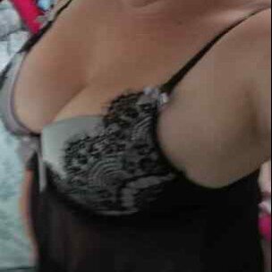 Horny pair who are looking for some toys to add to our sex life, in the way of another male, female or a cpl. Bec tweets more than Matt xx