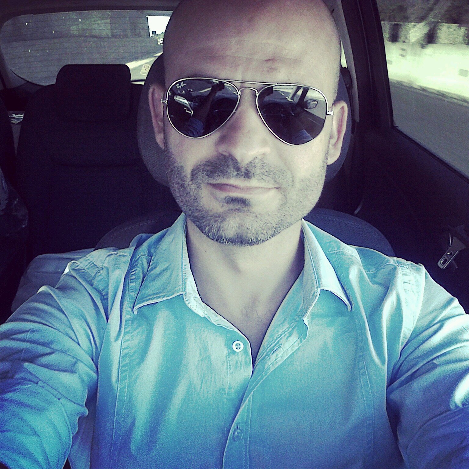 2 figli, 2 gatti, 4 lavori, 2 bici, una vita sempre in corsia di sorpasso e sempre in riserva....