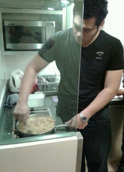 AkasyahAzman's profile picture. no more mercy! no more respect!