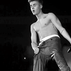 stylesscheeks's profile picture. fück the distance. 
@fedez_