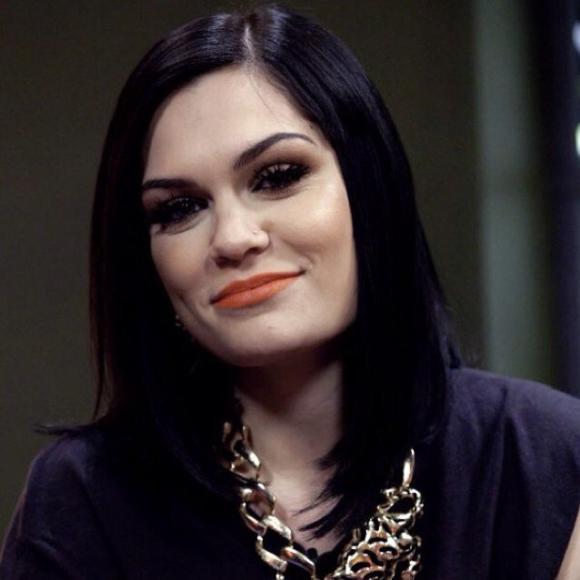 I'm a #heartbeat . @JessieJ is my life & idol . * I follow just #heartbeats . *