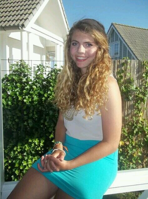 Hou van mn lieve vriendinnetjes Naneh en Joyce~ hartje Geert ♥