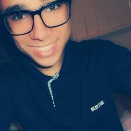 Lágrimas não significam que você é fraco , significam que você realmente se importou um dia.