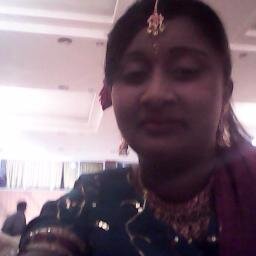 hye im divya...16 sweet...lives in kuala lumpur.....so pls follow me ,,,,then i follow u,,,tq