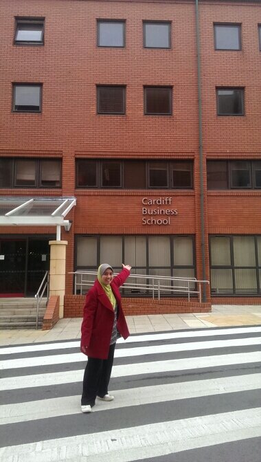 WardaRescom's profile picture. 