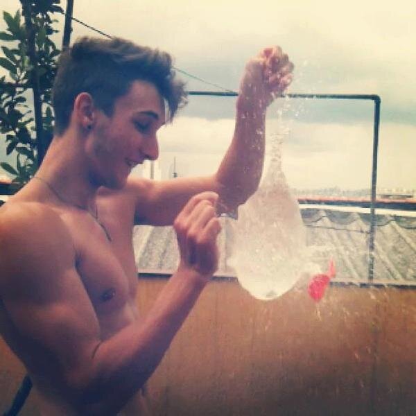 skate, futebol, musica...
