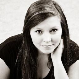 Heeyyy, i'm Sandra :D Follow me! :)  I will give u follow back ! : D  ; )    ,,Nie bierz życia na serio i tak nie wyjdziesz z  tego żywy''