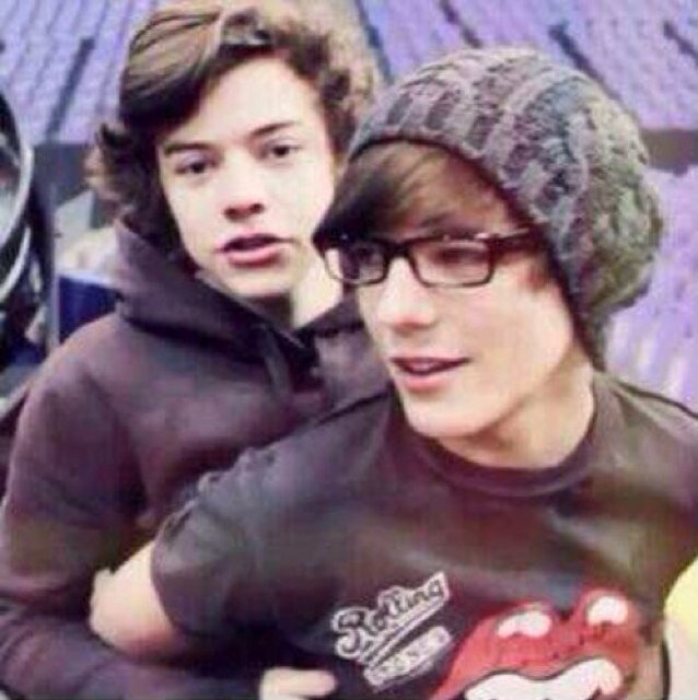 HELLO THESE ARE MY FAVORITE LOUIS AND HARRY FICS ENJOY