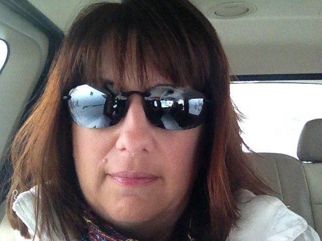 Huge lover of Tony Stewart, the Chicago Bears and Cubbies. Love the outdoors, skydiving and Alaska. Especially love my boys and my goldens.