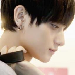มักเน่แพนด้า exo-m อธิบายอะไรได้ไม่มาก~ แต่ใครฟอลเอาใจผมไปเลย... อ้อ~ แถมจุ้บด้วยนะครับ#ฟอลแบคบอท ll2013ll09ll26