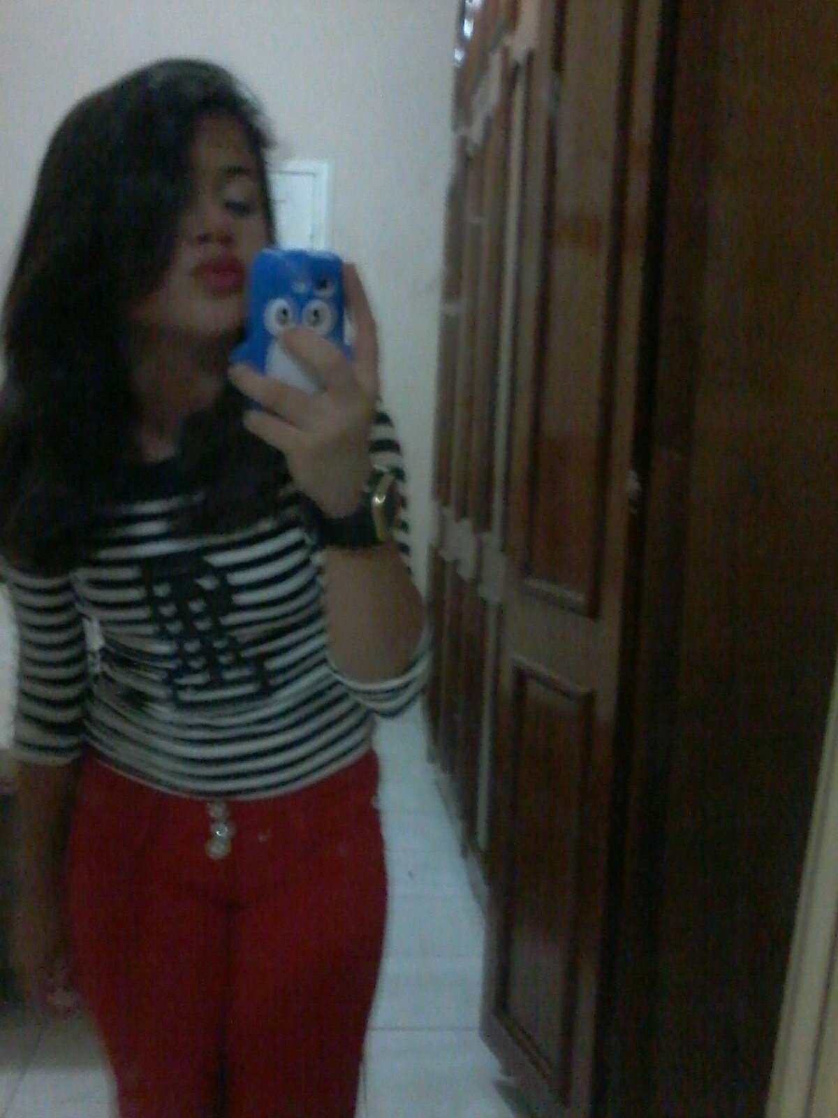 Well, I love handball, I love One Direction, samba, funk, dance, lining, my best friends are Directioners they are: Bianca, Julia, Cybele, Eduarda, we are all B