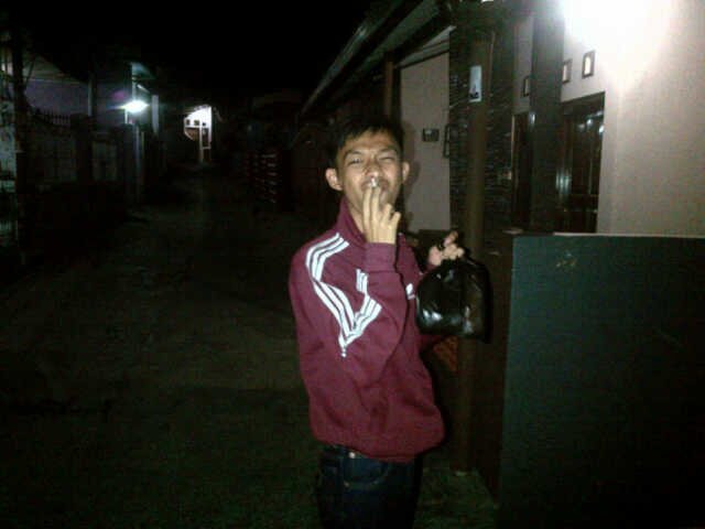 FirdausApr's profile picture. Never give up!