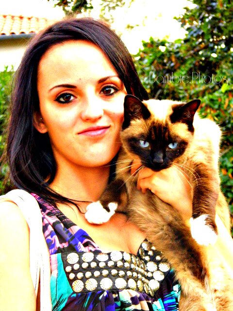 Alicia, 19ans, Toulouse  ( http://t.co/gVAxwIzKH0
