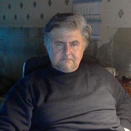 Электрик высокой квалификации, люблю поколесить на велосипеде, поколбасить у костра:- вот, как-то так.
