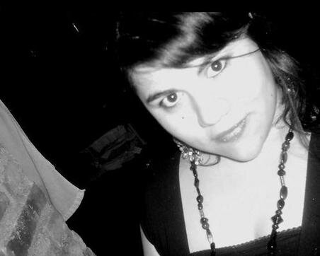 soy una chica muy extrovertida alegre me gusta salir mucho y hacer muchas amistades