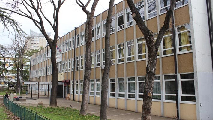 Osnovna škola u bloku 37 na Novom Beogradu - Mesto za srećnu i uspešnu decu.