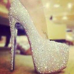 INSTAGRAM : @actuality_chic  En la cuenta puedes encontrar tdo tipo de tacones con el q darás a tu gusto! El tcón que imagines y creas q no exista aqui estará.