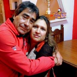 Madre de  Nicole, Diego y Karla, mamadre de Antonella y esposa de Mario Garay.
28 años de matrimonio
