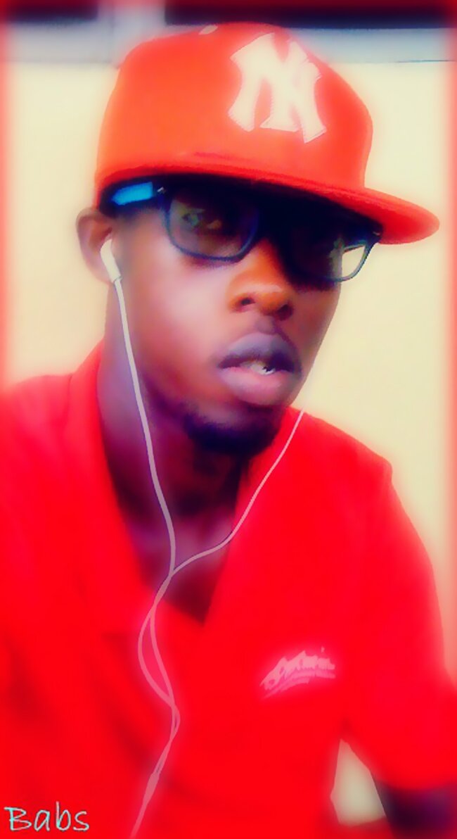 suis etudiant en formation et un joueur de football