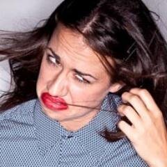 I am a really famous actor/singer etc-real Miranda follows-. http://t.co/deBI30wsvS   INSTAGRAM! @MirandaSingsOfficial *Parody Account*