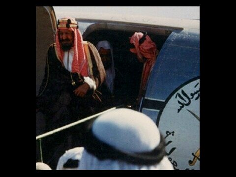 يا صديقي : إذا رأيت فيني خطأ او عيب فأخبرني عنه ، ولا تخبرهم عني..                                    http://t.co/7JDvdLauKu