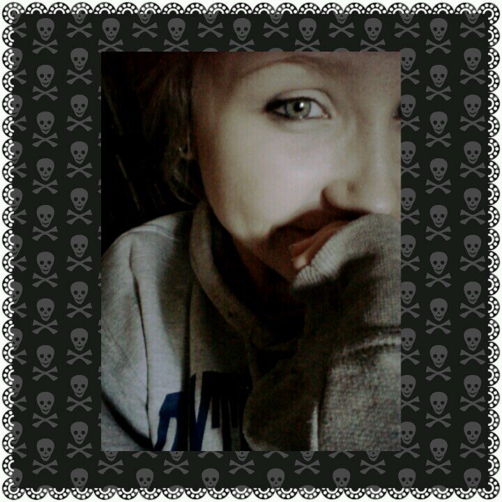 hey im licia. heres my new twitter. i had to make a new one. im fun and in love with jordan kilts forever #younglove