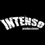 Somos un grupo de estudiantes de periodismo a los que nos gusta hablar sobre todo tipo de temáticas, además de fingir que actuamos delante de una cámara.