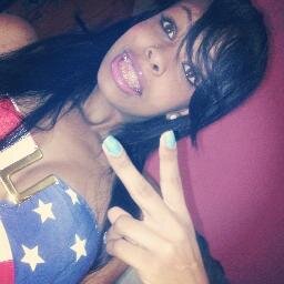- com jeito de menina brincalhona , a formula perfeita pra poder te comandar ;* Instagram Jessikah_Souza , whats 981105244