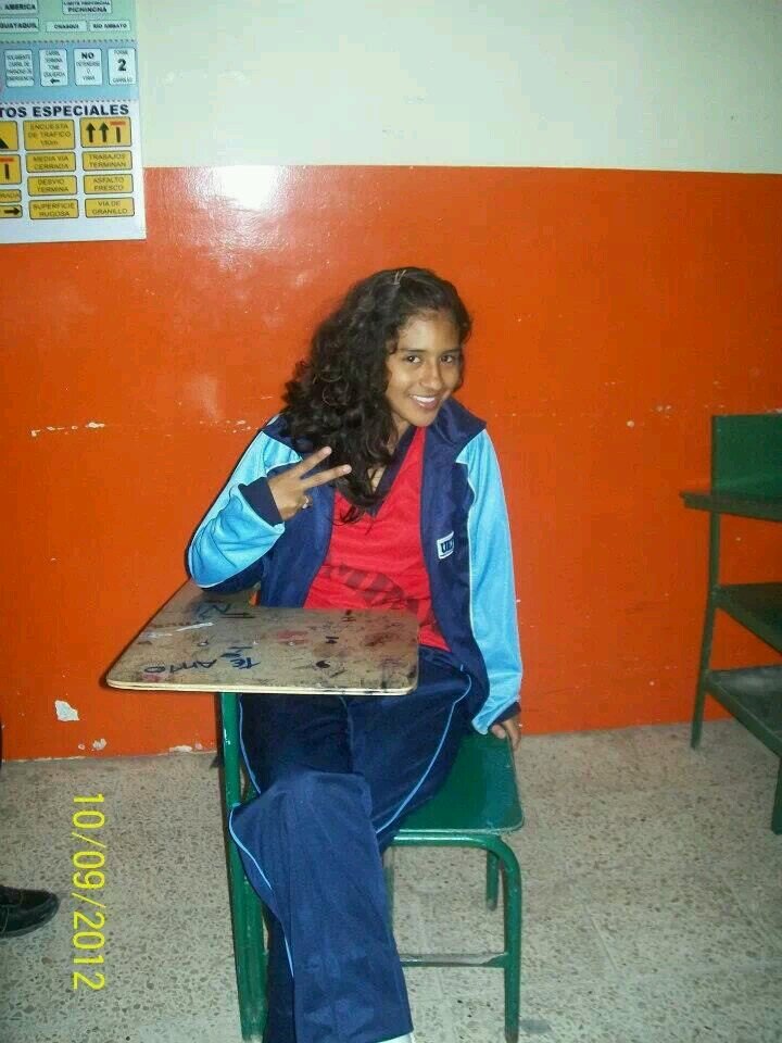 DIVERTIDA Y EXTROVERTIDA :)