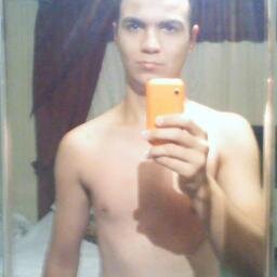 SIMPLESMENTE EU MSM ;D N SO PERFEITO MAIS NESSE MUNDO DE INPERFEIÇAO QUEM E ?