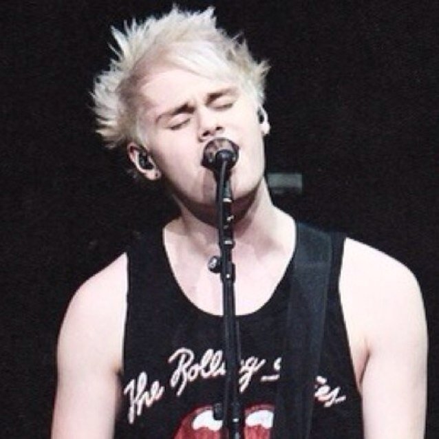 Dont Worry Michael Loves you & He will follow you soon dont give up :) xx-@HarrryPlease