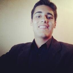 Os verdadeiros motivos, de sermos o que somos, valem muito mais do que a vontade, do que a busca, do que a insistência, de queremos ser o que jamais seremos...