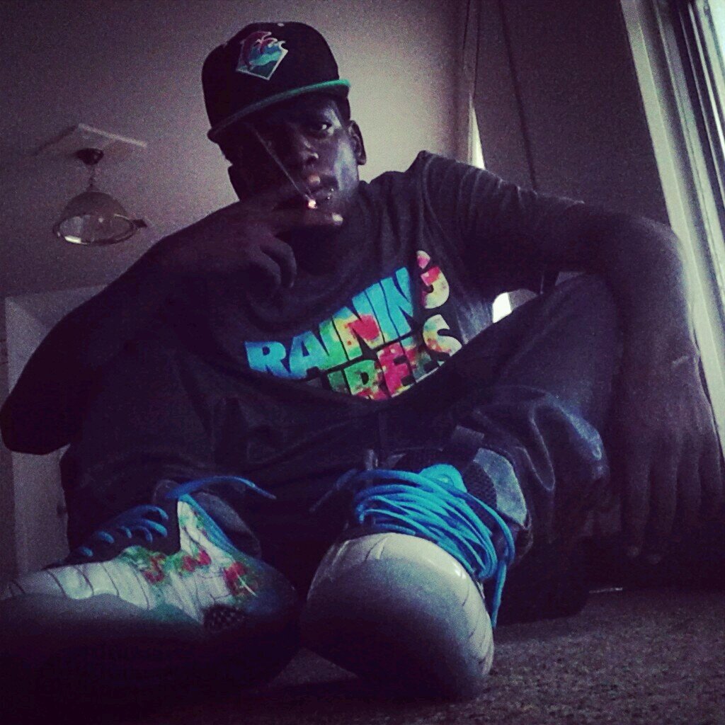 shesuck_icum's profile picture. immaaaaaa'G I love to hoop & ..I look up to ~$MONEY$~ love CLOTHES & HOES #CANABIS #TheHundreds ! #Hoopn ! #Swagg !