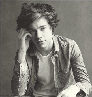 {Taken By @LoricNumberFour }