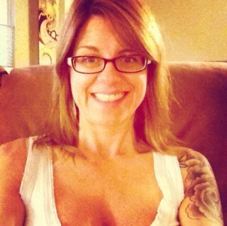 FemmeSourde's profile picture. 