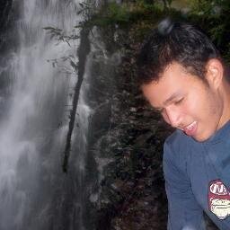 23 - Ing. Podría estar trabajando pero prefiero jugar Dota.