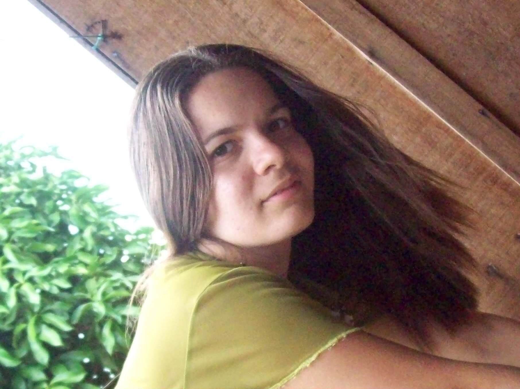 Sorria sempre, seus lábios não precisam traduzir o que acontece no seu coração. 3.