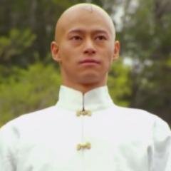 I am the Clashing Hero. Kyoryuger Gray! Master of the Iron-shattering Fist! Weakness makes one stronger! Never yield! (Sentai Rp)
